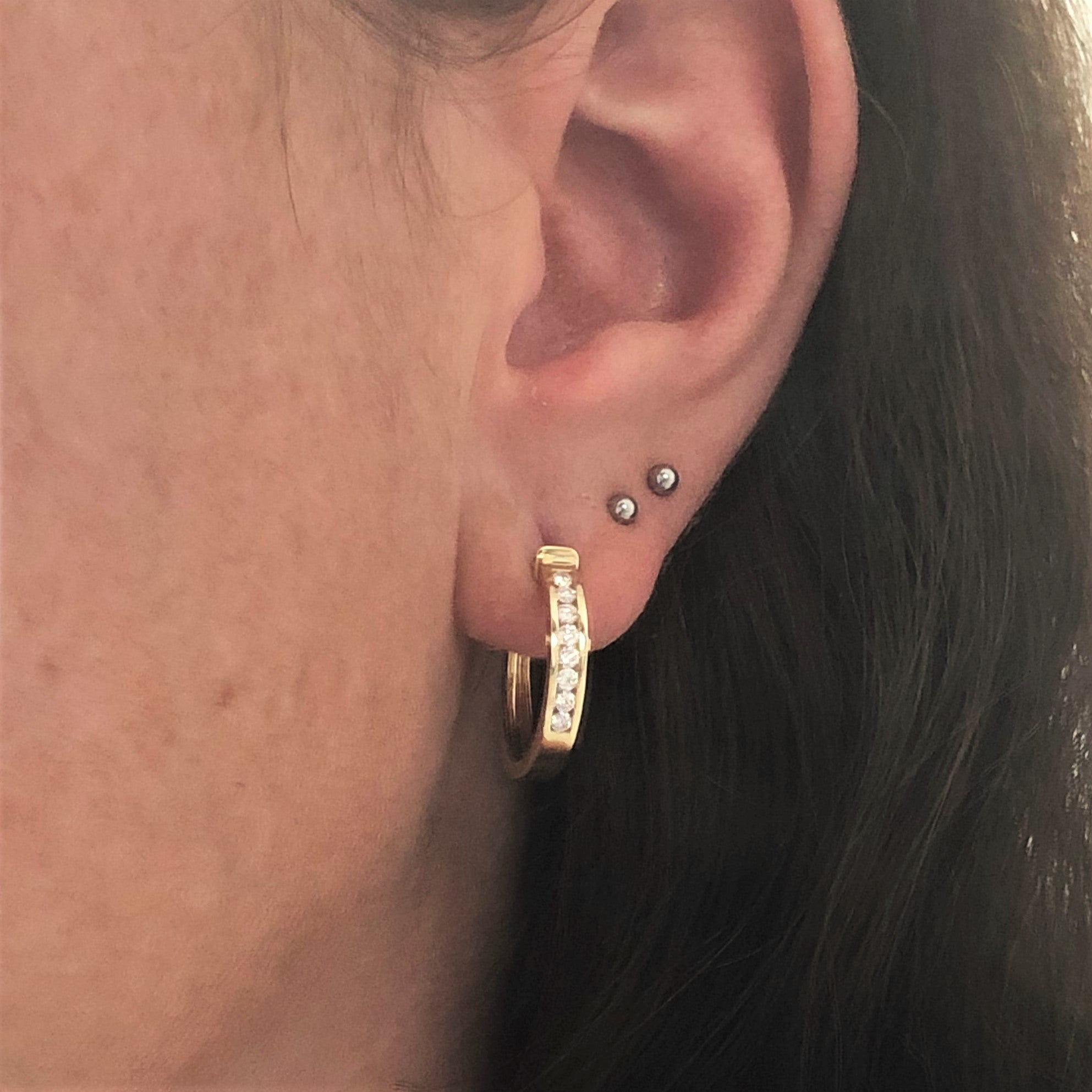 Channel Earrings 1 Natural Diamonds in Yellow Gold