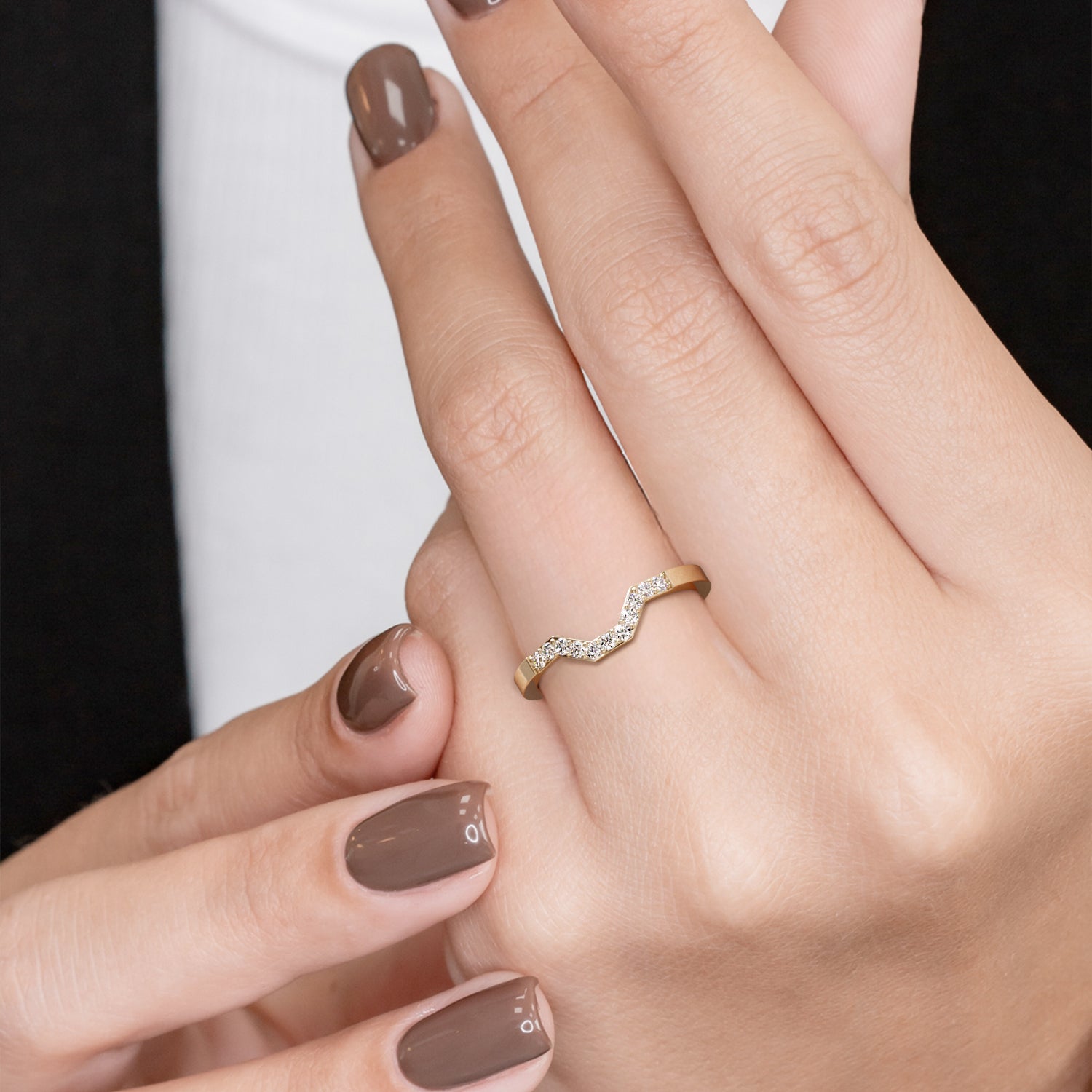 Geometric Natural Round cut Diamond Wedding Band