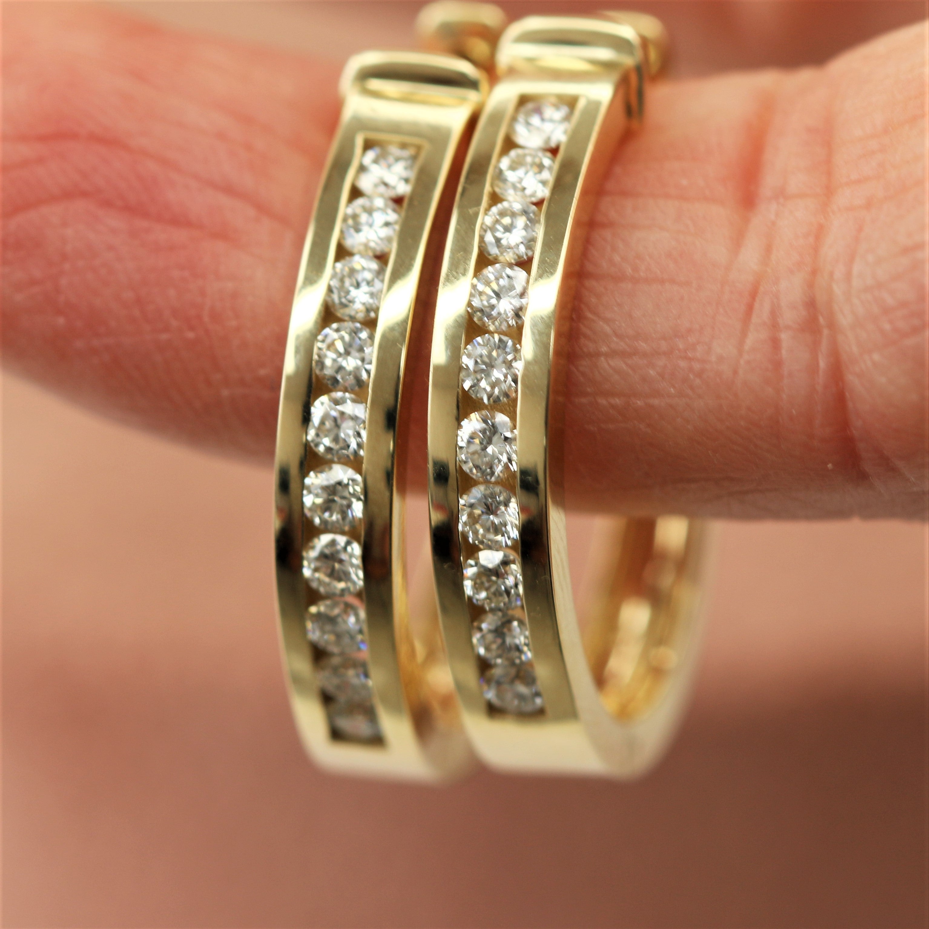 Channel Earrings 1 Natural Diamonds in Yellow Gold
