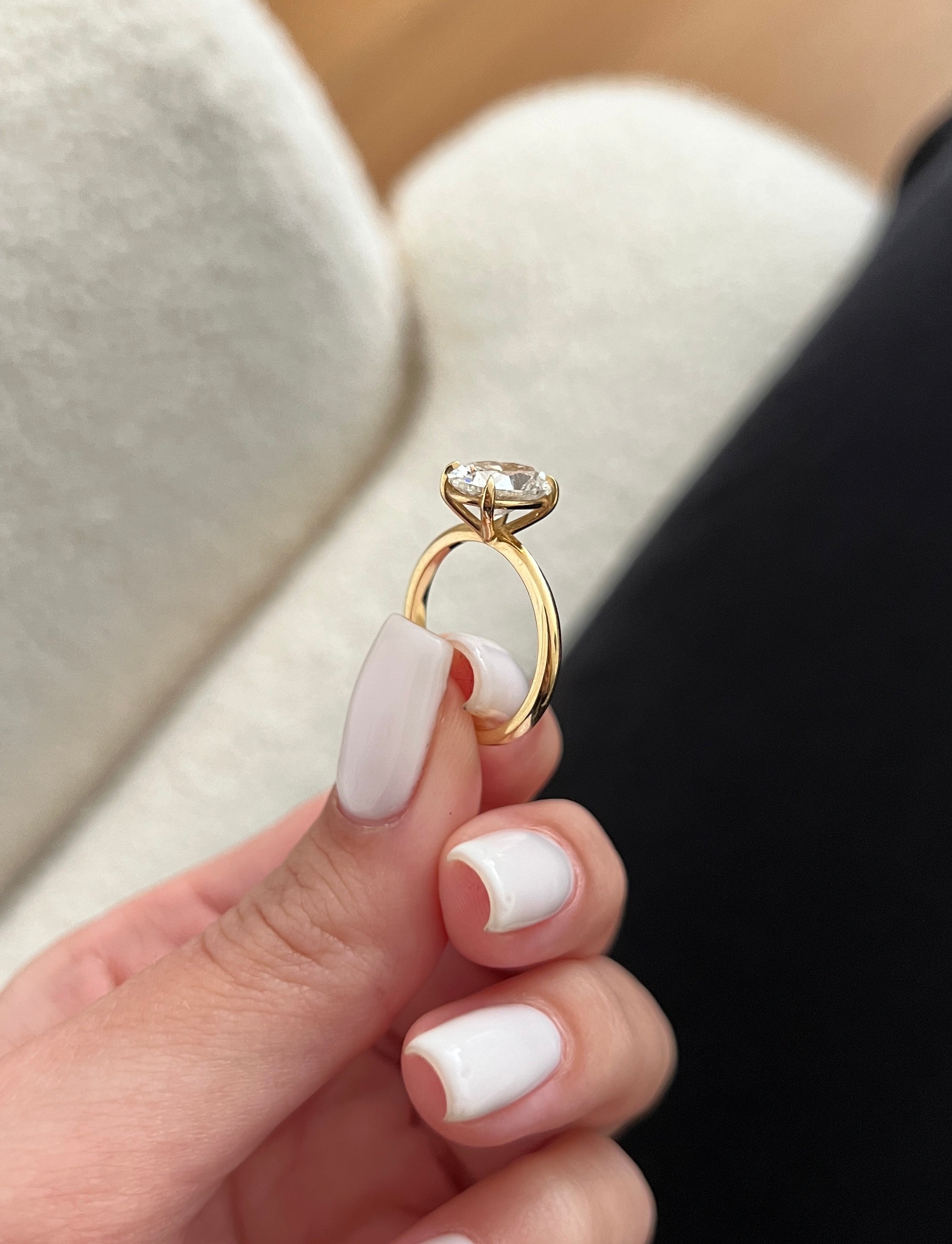 1 Carat Claw Prongs Natural Oval Cut Diamond Engagement Ring