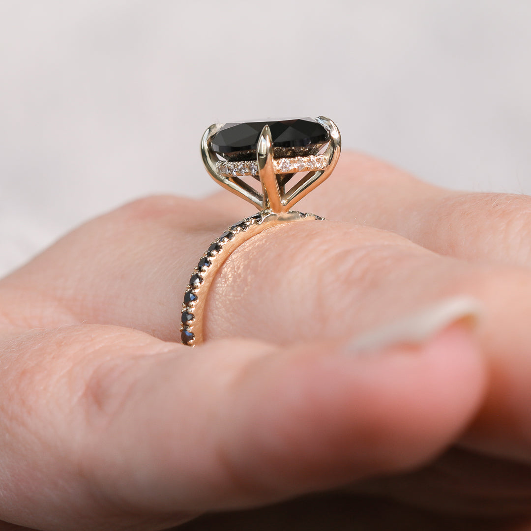 Alma Oscura - Black & White Natural Black Diamond Oval Cut Engagement Ring