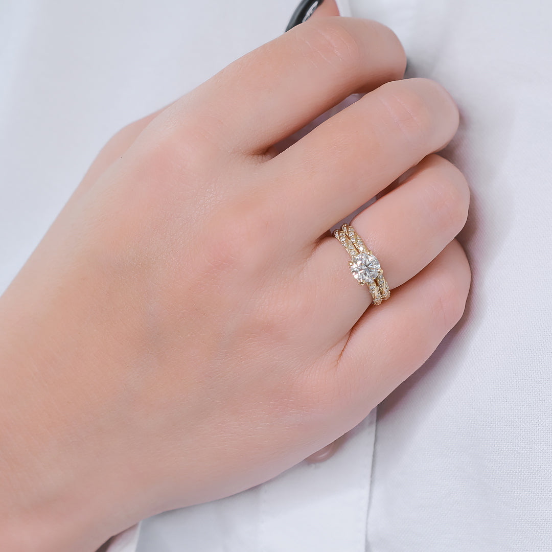 Twisting Light - Solitaire Natural Round  Diamond Engagement Set