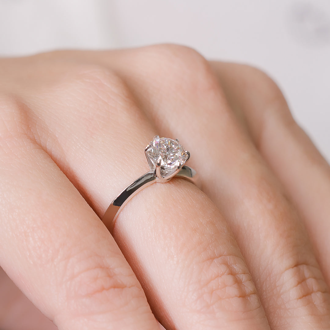 6 prongs Natural Round Diamond Engagement Ring