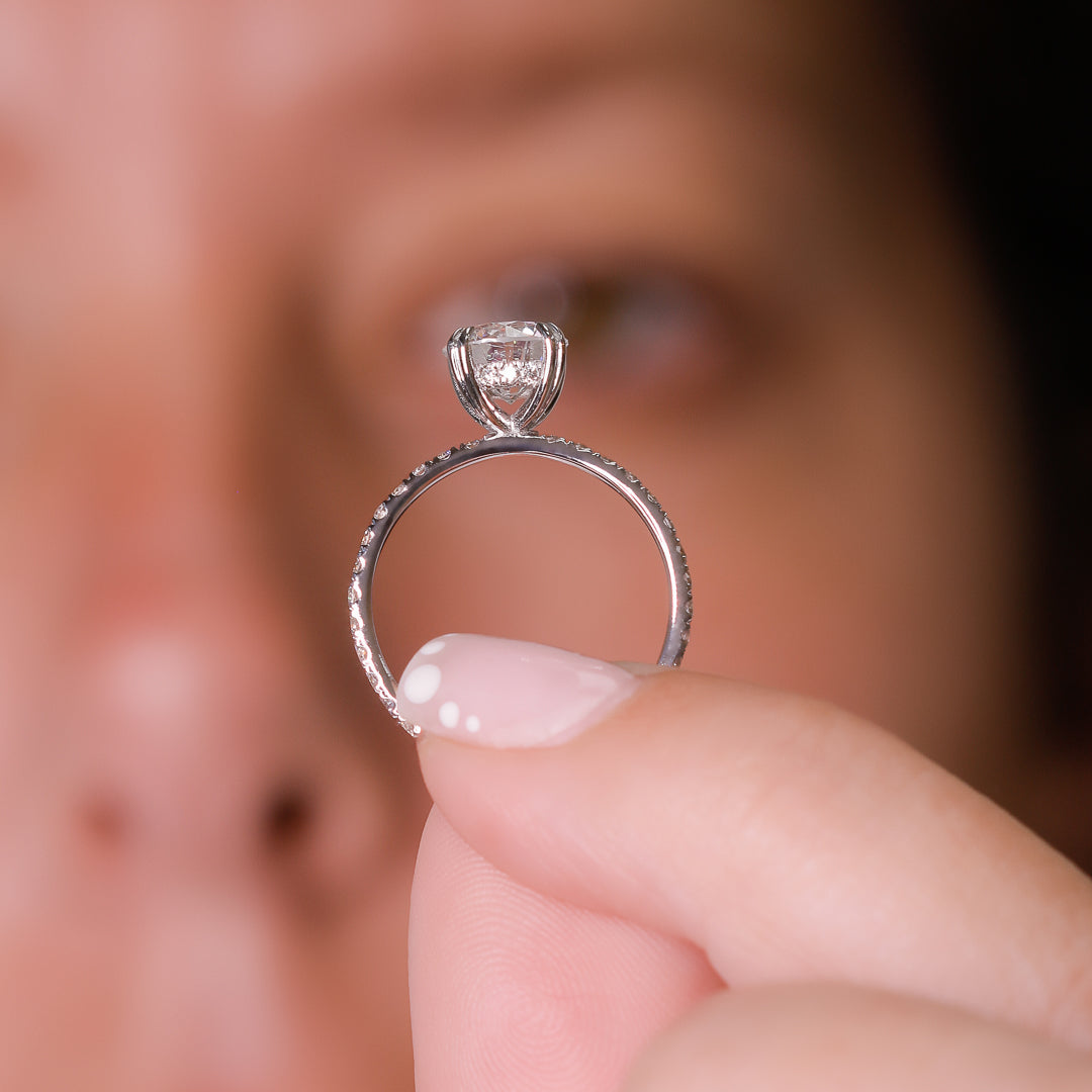 Natural Round Cut Diamond Engagement Ring