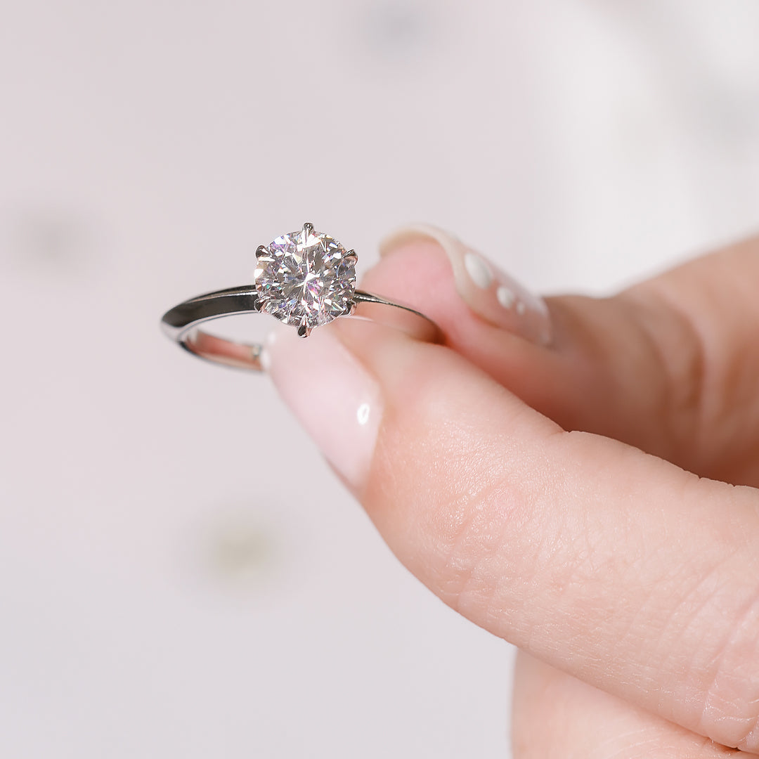 6 prongs Natural Round Diamond Engagement Ring