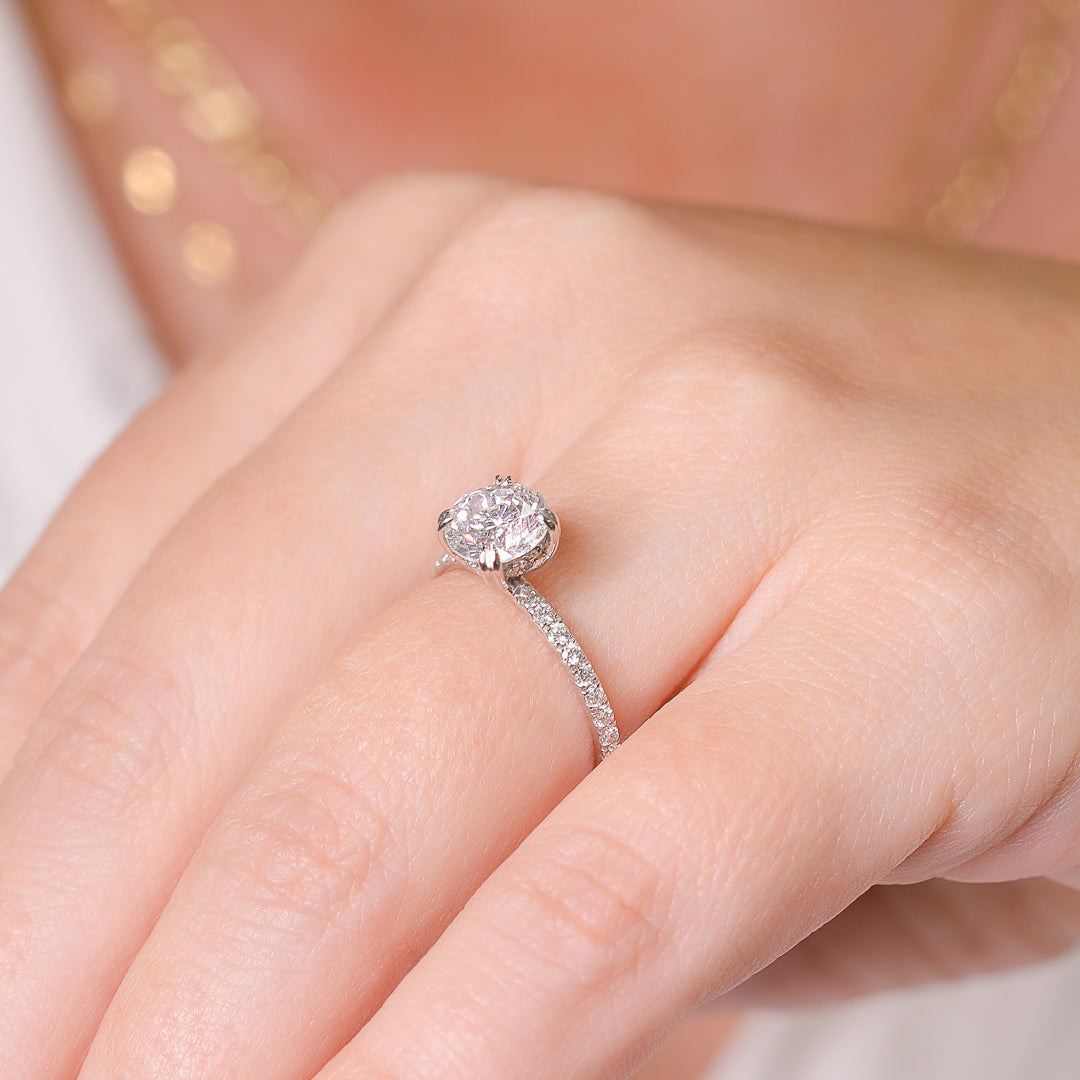Natural Round Cut Diamond Engagement Ring