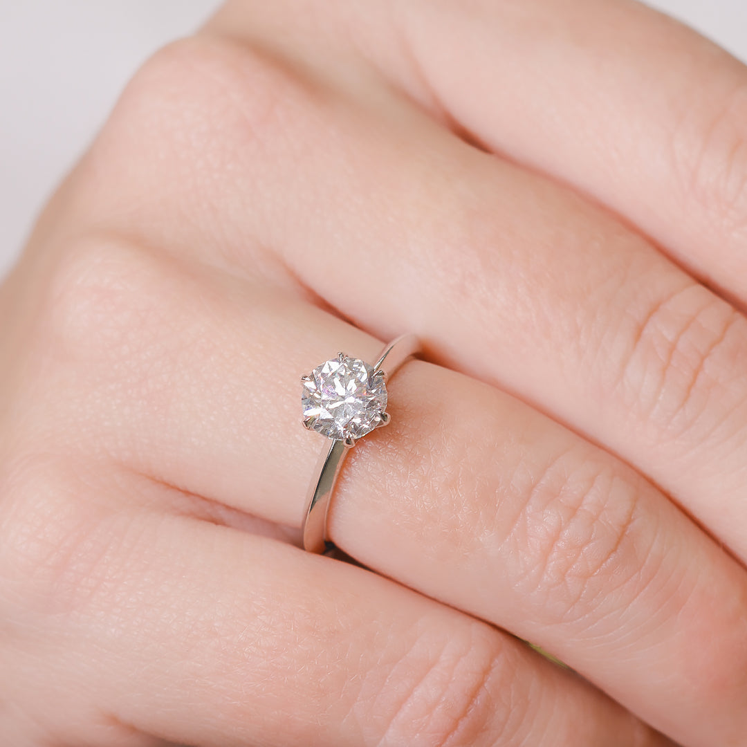 6 prongs Natural Round Diamond Engagement Ring