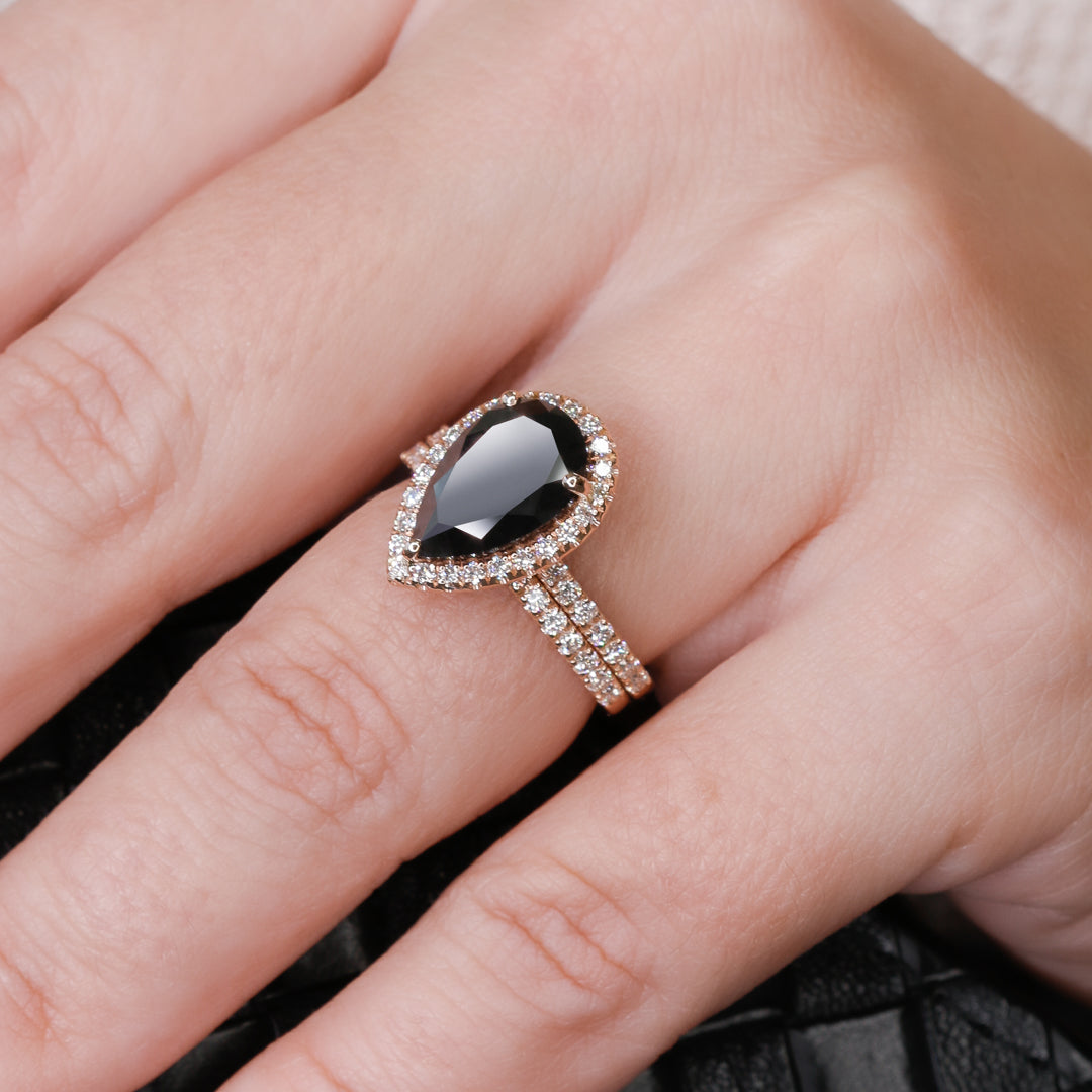 Black & White Natural Diamond Pear Cut Bridal Set in Rose Gold