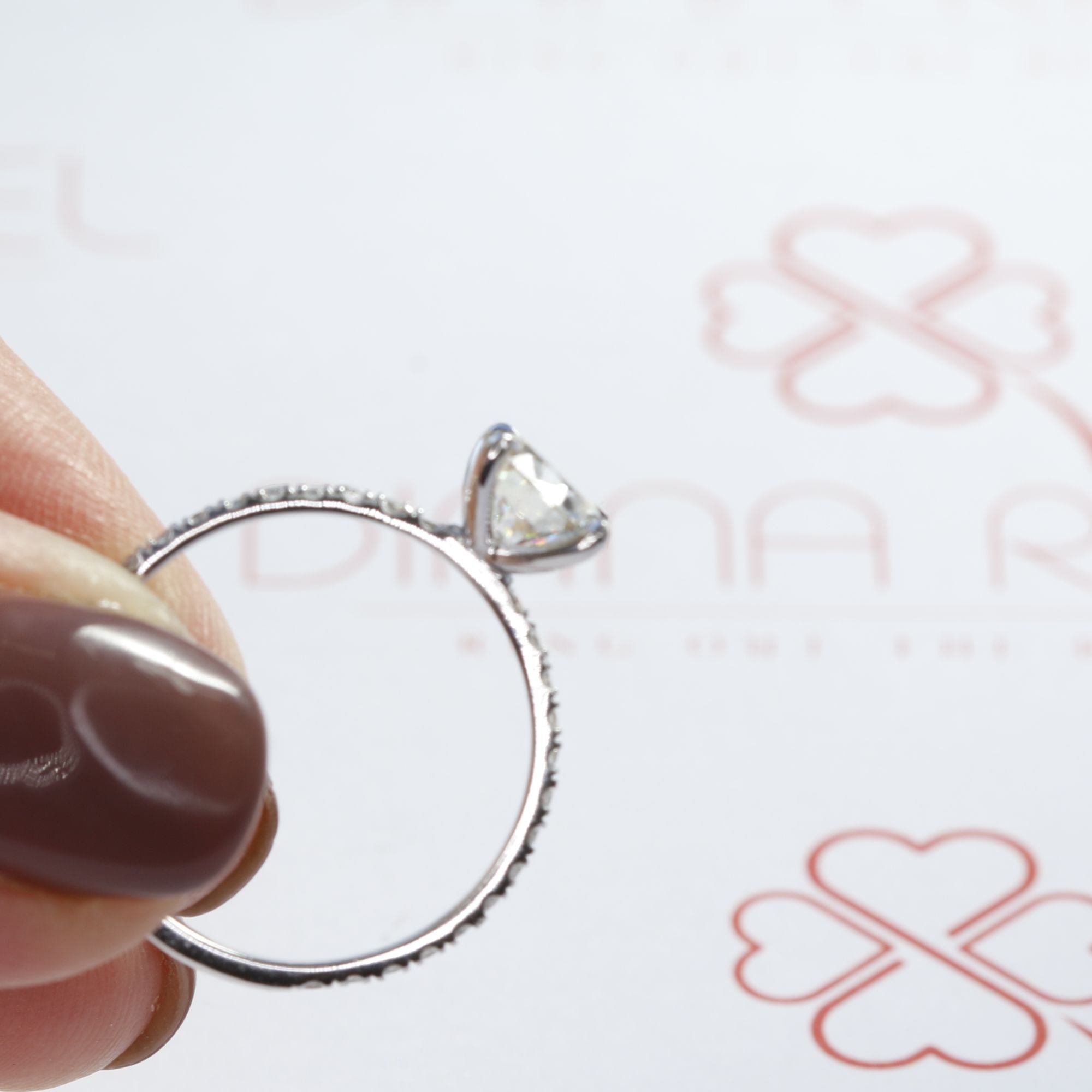 Natural Round Cut Diamond Engagement Ring
