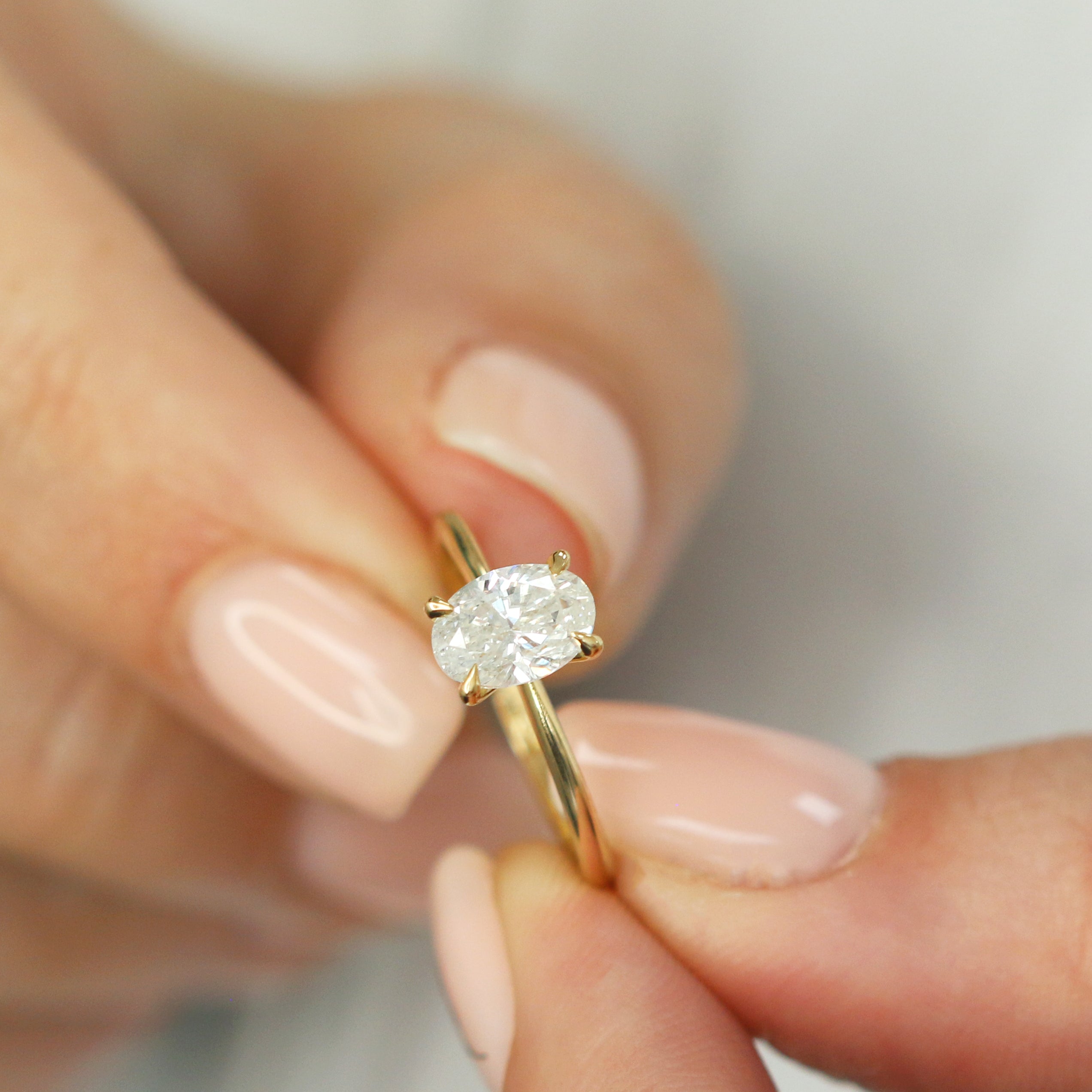1 Carat Claw Prongs Natural Oval Cut Diamond Engagement Ring