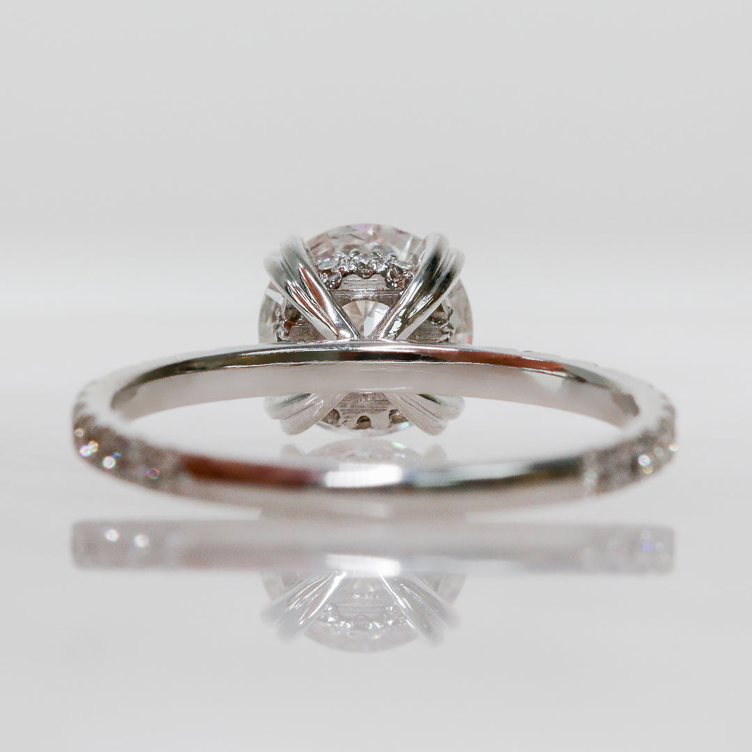 Natural Round Cut Diamond Engagement Ring